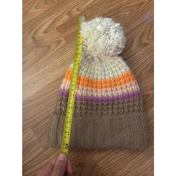 Universal Thread Beanie Hat - Picture 5 of 6